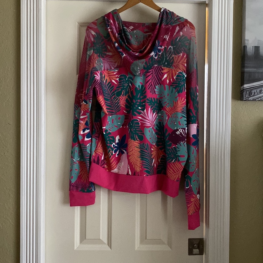 GUESS Sweatshirt - Picture 2 of 6